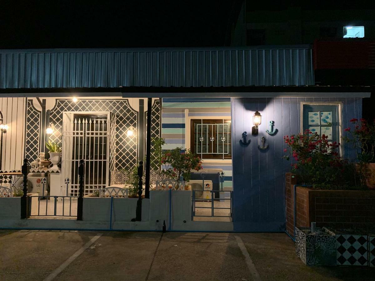 At Night Hotel Chumphon Bagian luar foto