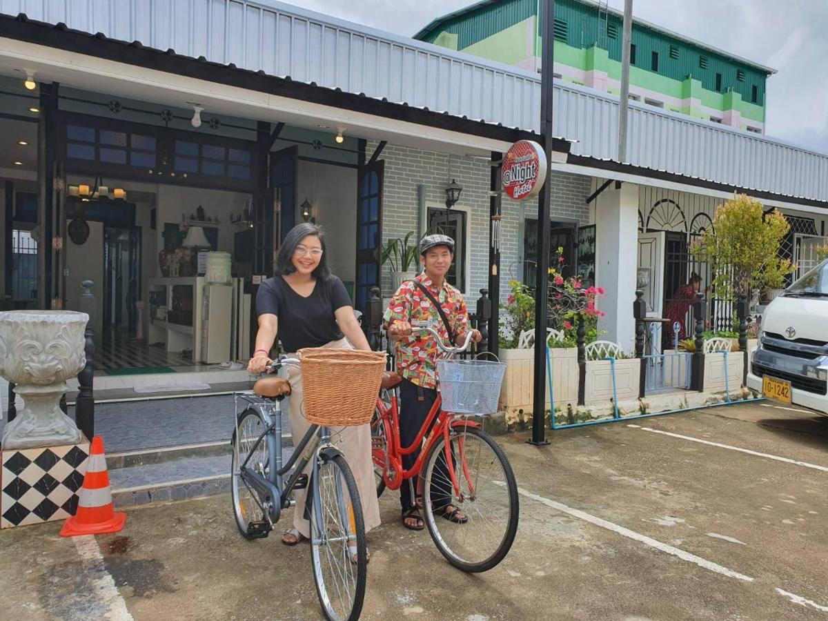 At Night Hotel Chumphon Bagian luar foto